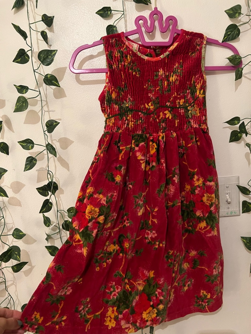 Cornelloki vintage Girls Red Floral Velvet Dress